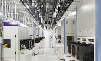 東芝存儲與西部數(shù)據(jù)攜手共進 四日市Fab 6工廠及內(nèi)存研發(fā)中心正式投入運營，引領網(wǎng)絡技術(shù)新紀元